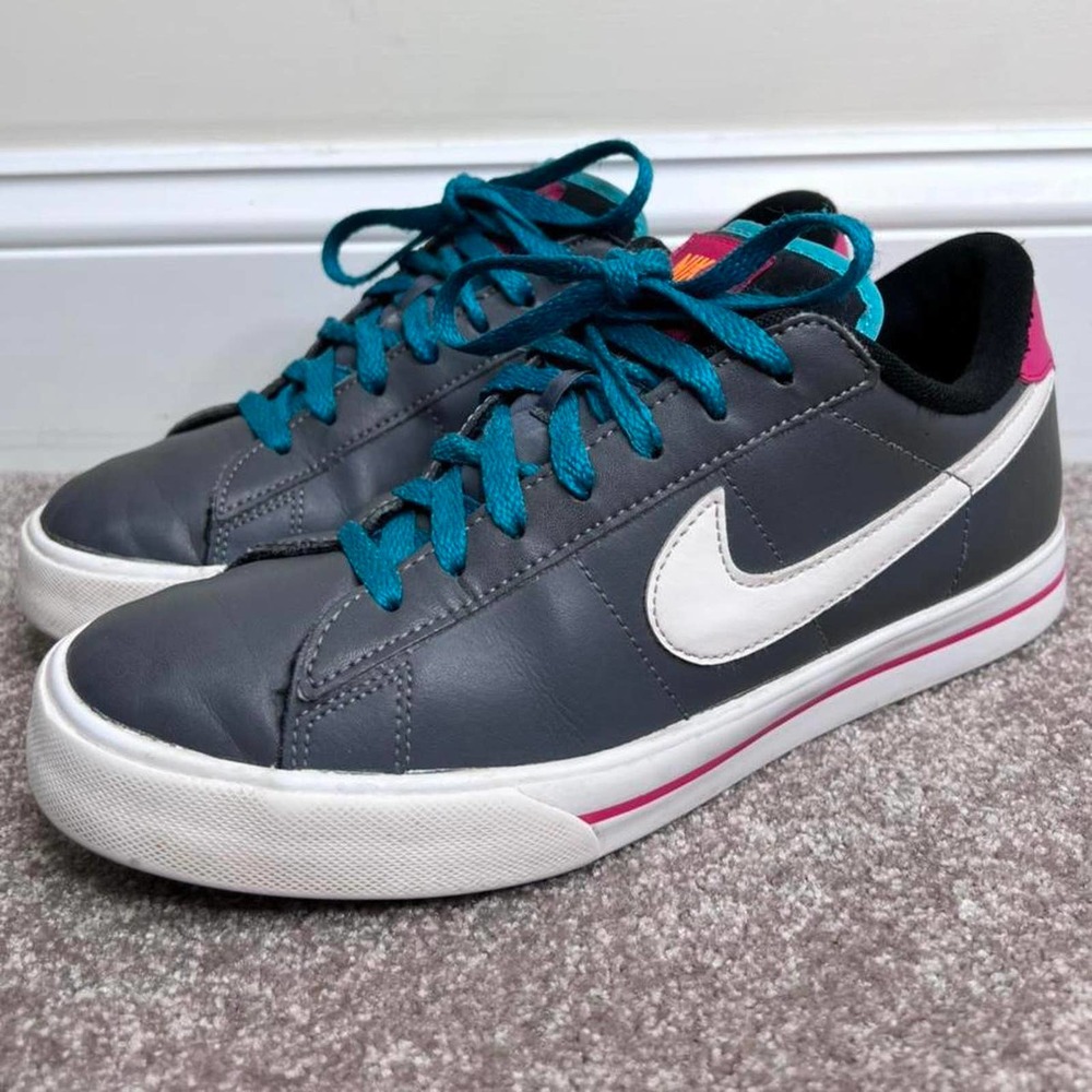 Nike low top retro sneakers
